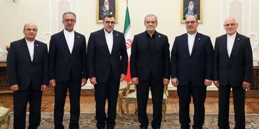 پزشکیان: سفرای ایران تلاش کنند مسیر توسعه روابط را هموار سازند
