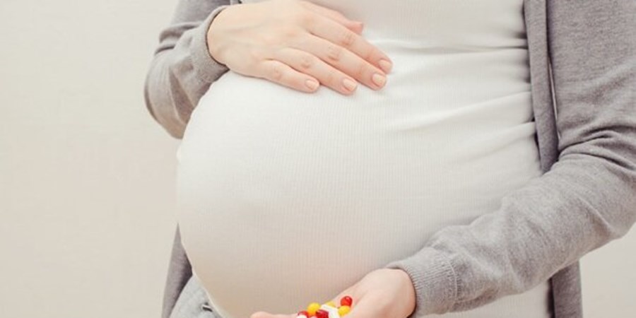 هشدارهای یک متخصص زنان درباره خوددرمانی و تغذیه نادرست در بارداری