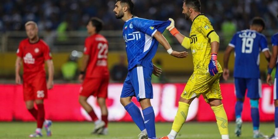 چرا مربی پرسپولیس پیراهن آدان را گرفت؟