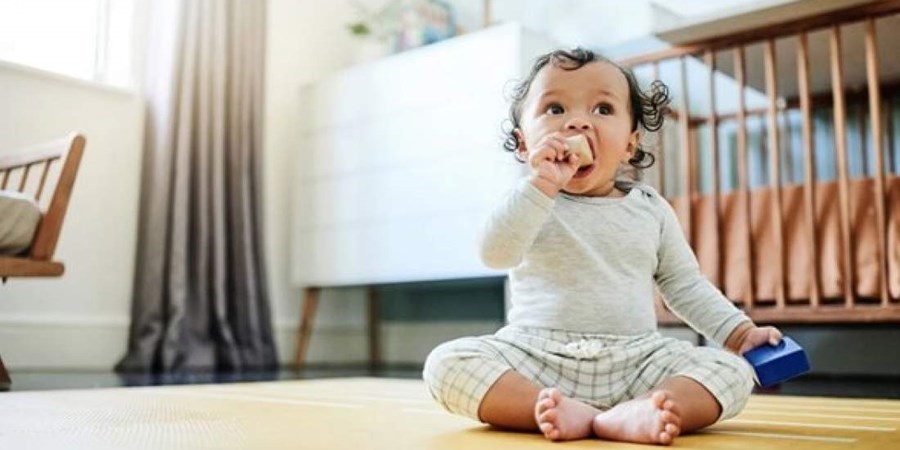 هشدار اورژانس درباره خطر خفگی کودکان با اجسام کوچک