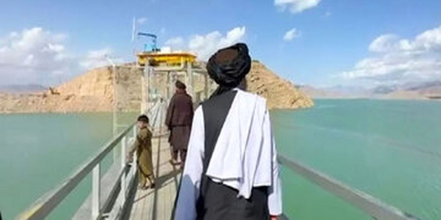 عضو کمیسیون امنیت ملی: افغانستان با سیمان ایرانی آب را روی ایران سد می‌کند