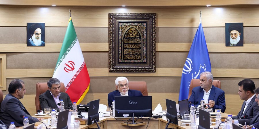 عارف: باید از تجارب علمی و فناوری سایر کشورها استفاده کرد